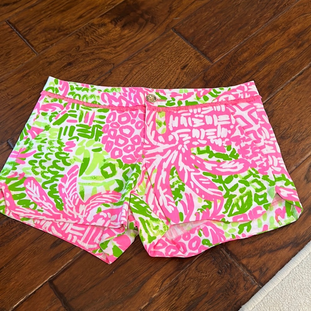 Lily Pulitzer new shorts fringe around button super cute Adie pink size 2